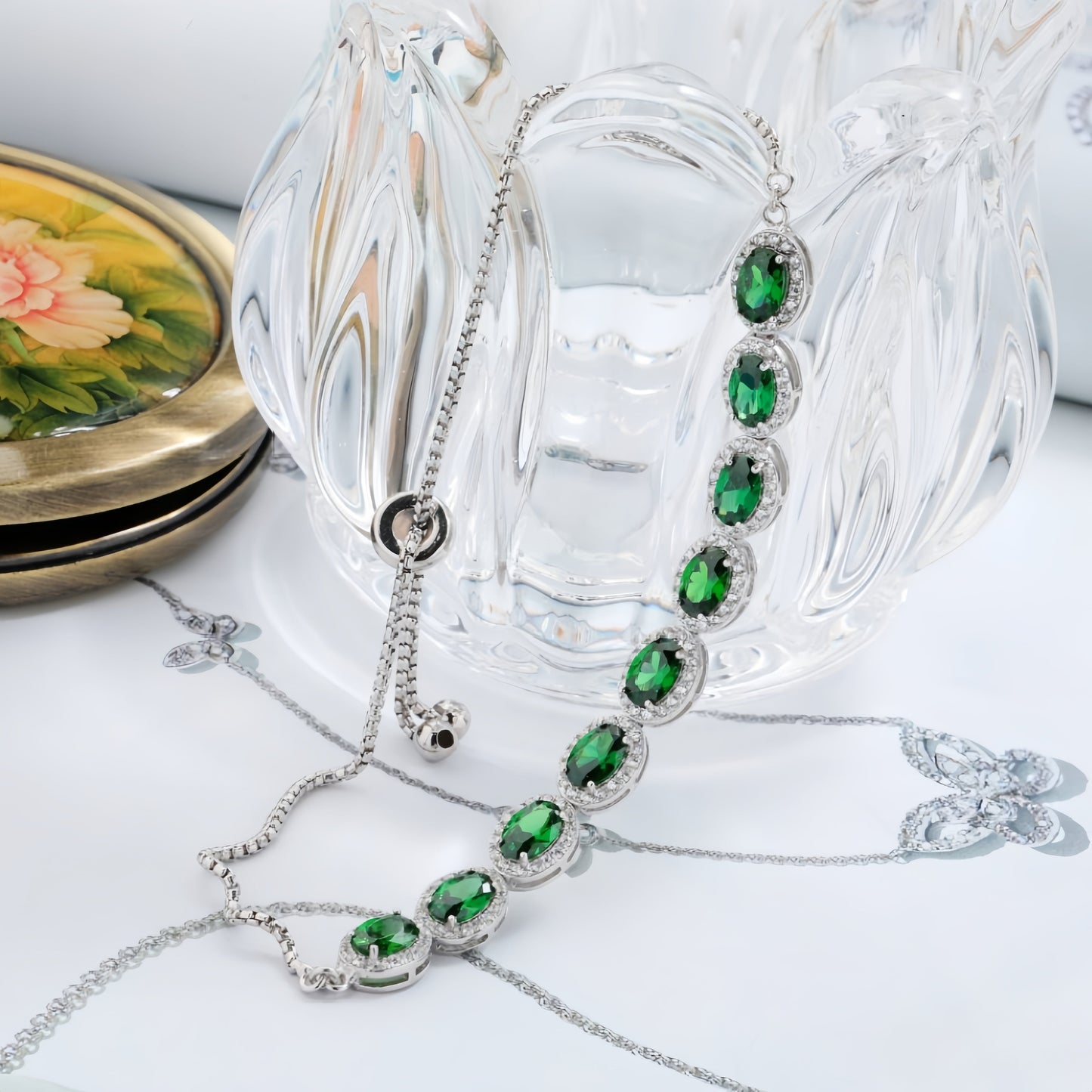 Elegant Oval-Cut Green Gem Bracelet For Women